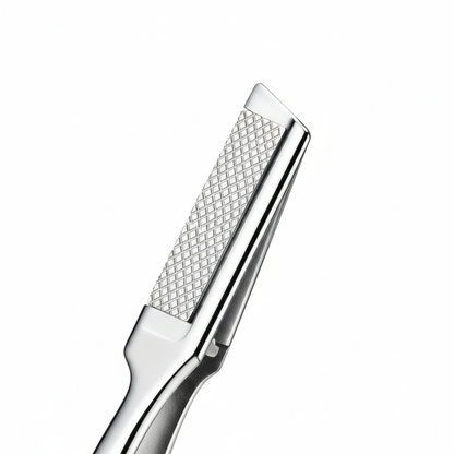 Eyebrow razor blade tip – macro detail shot